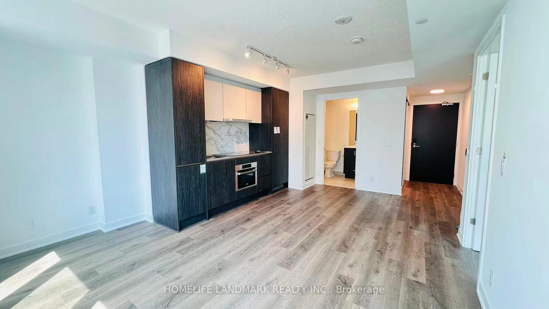 Photo 9 of Unit 916, 180 Front Street E, Toronto, Moss Park — HOMEH