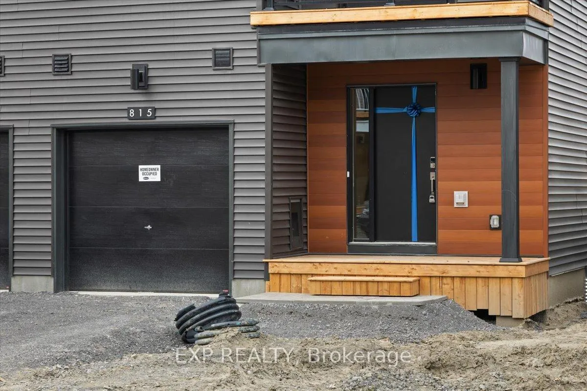 Photo 3 of 815 Demulcent Lane, Ottawa, Kanata - Rural Kanata (Central) — HOMEH