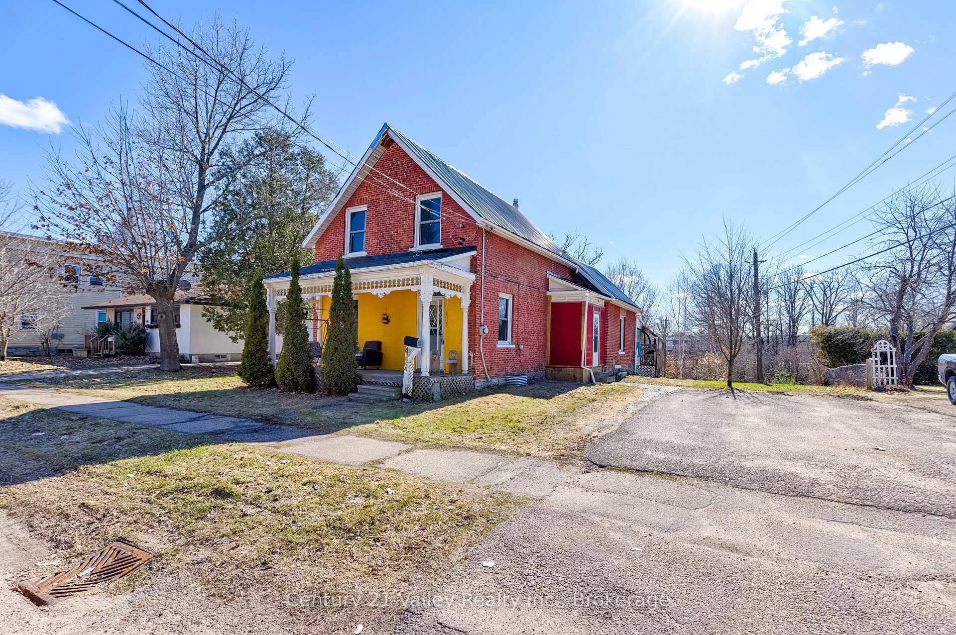 Photo 1 of 442 Moffat Street, Pembroke — HOMEH