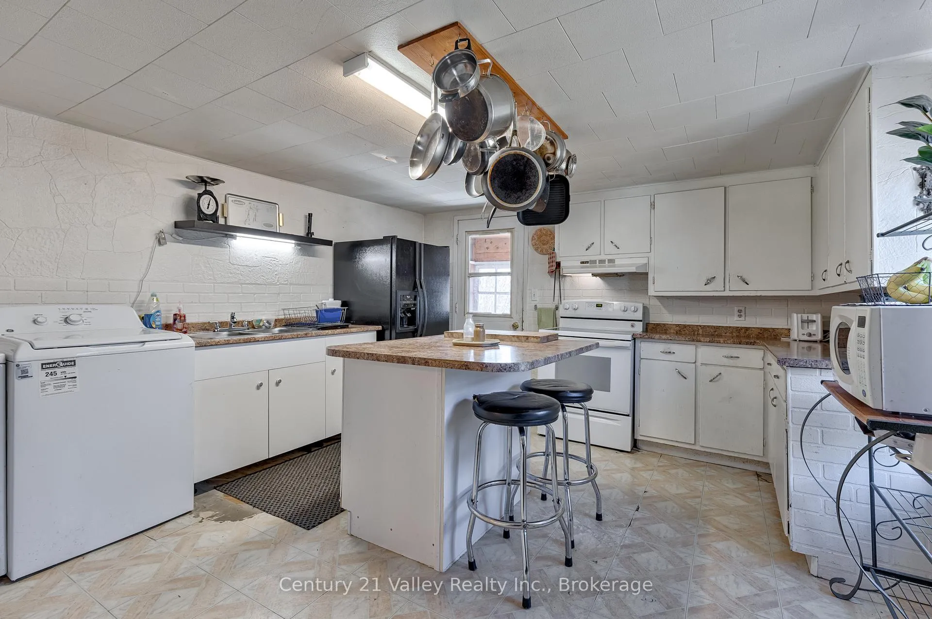 Photo 13 of 442 Moffat Street, Pembroke — HOMEH