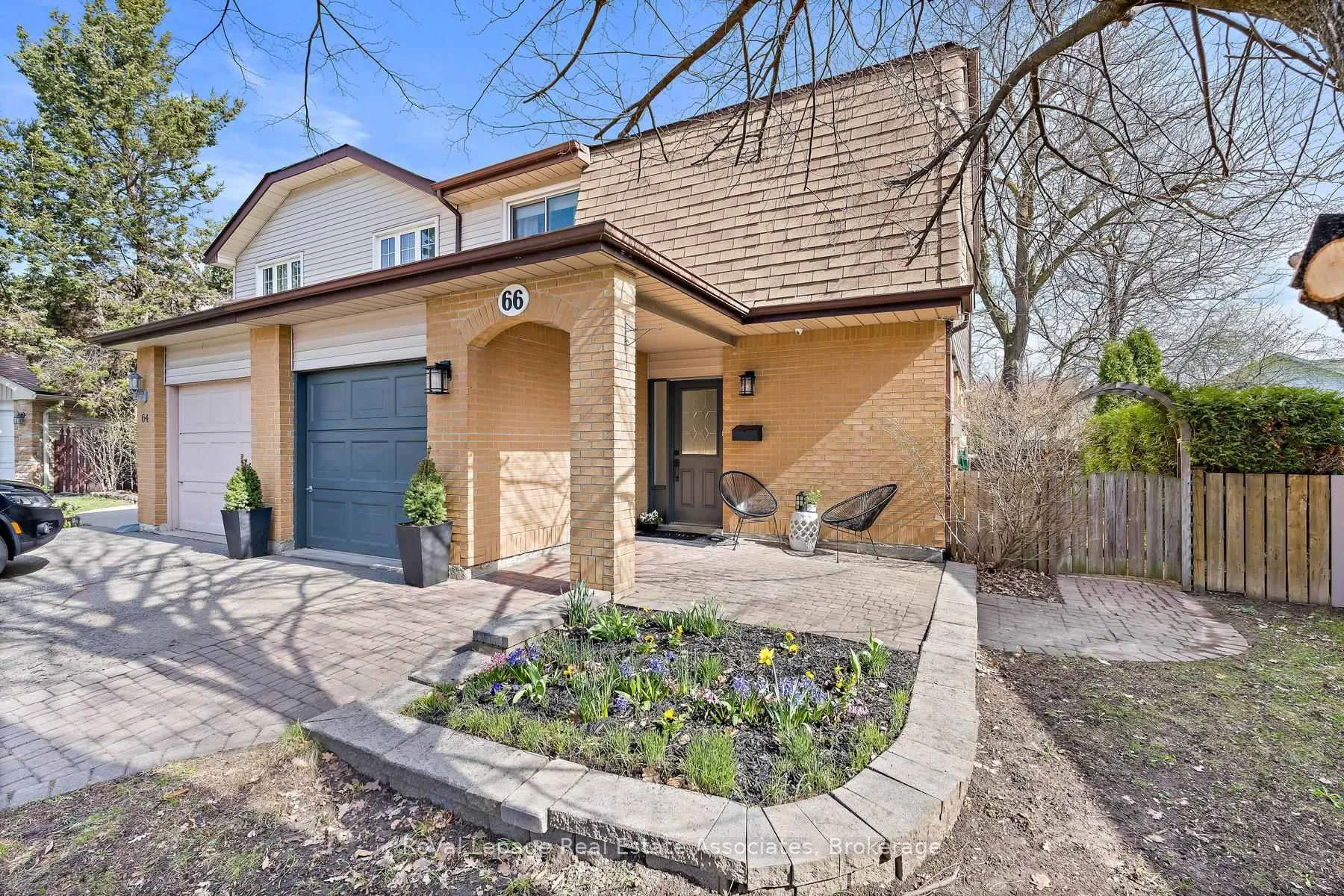 Photo 3 of 66 Lawndale Crescent, Brampton, Westgate — HOMEH