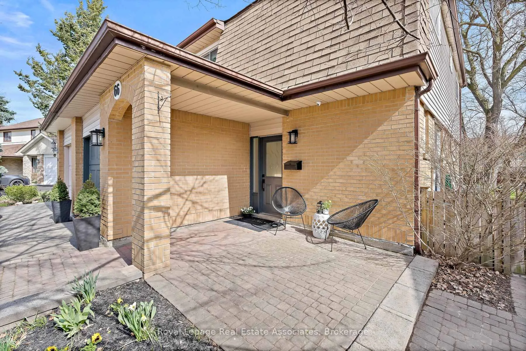 Photo 4 of 66 Lawndale Crescent, Brampton, Westgate — HOMEH