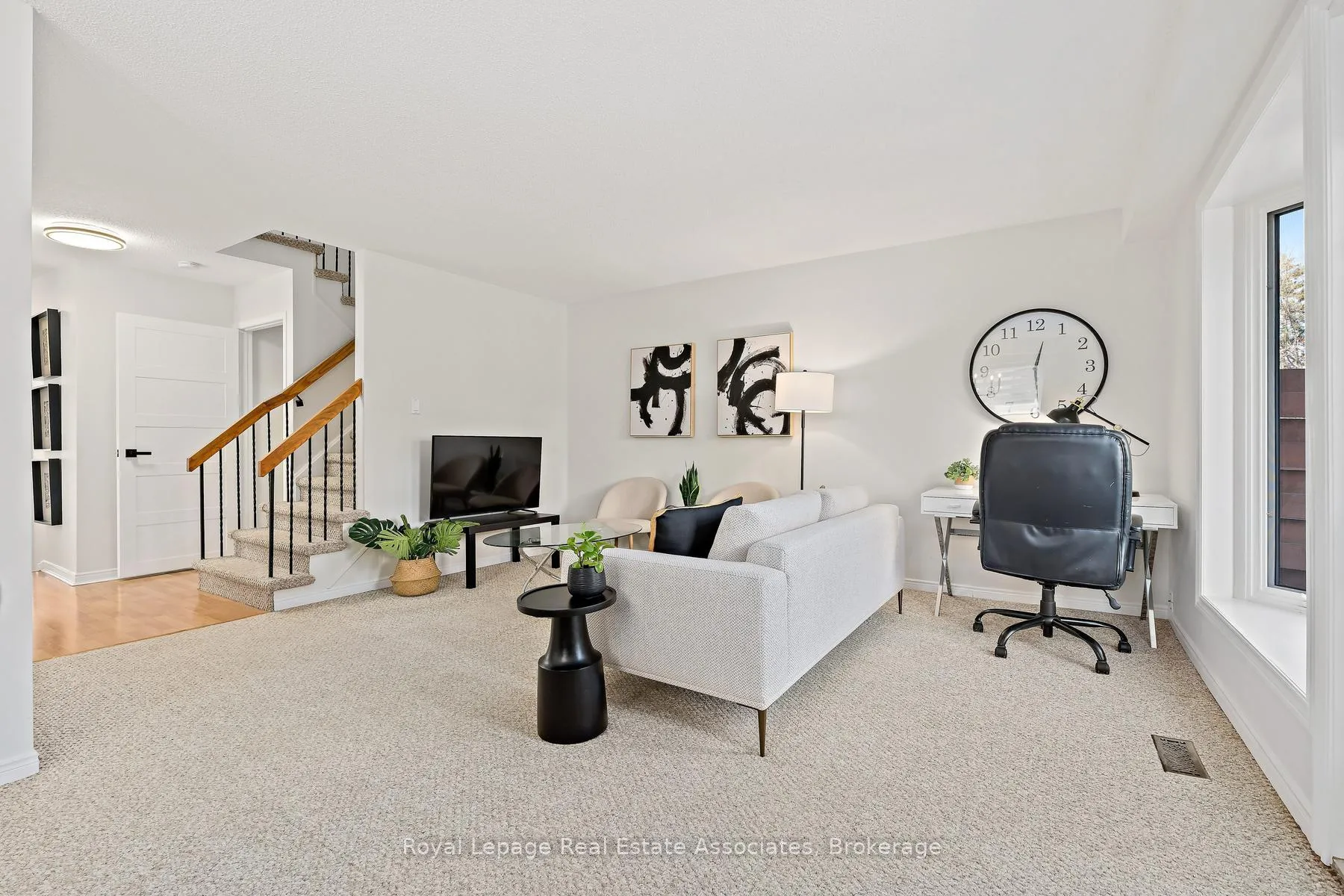 Photo 9 of 66 Lawndale Crescent, Brampton, Westgate — HOMEH
