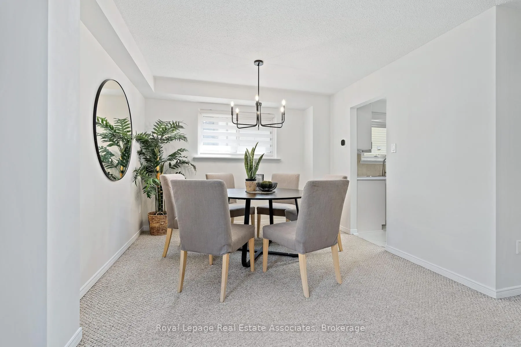 Photo 13 of 66 Lawndale Crescent, Brampton, Westgate — HOMEH