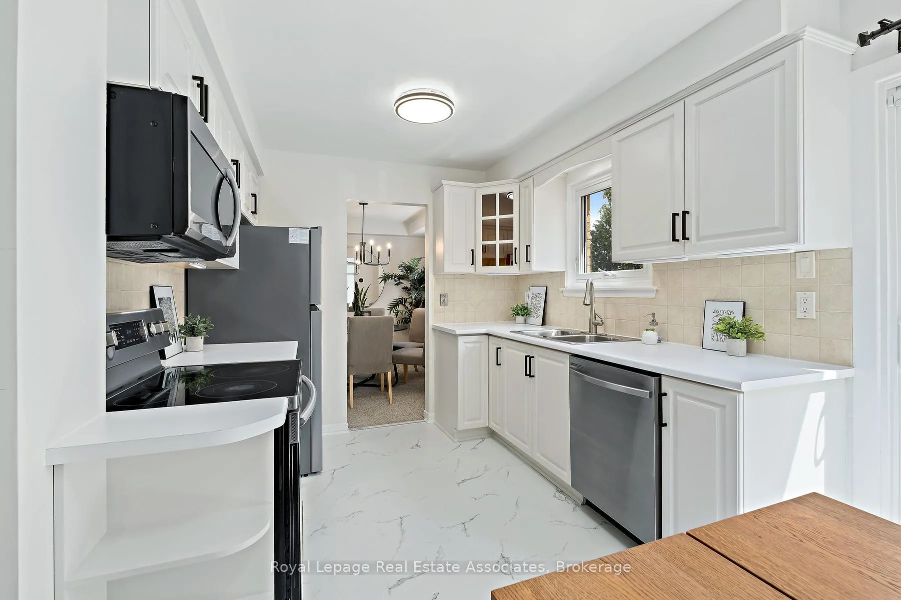 Photo 17 of 66 Lawndale Crescent, Brampton, Westgate — HOMEH