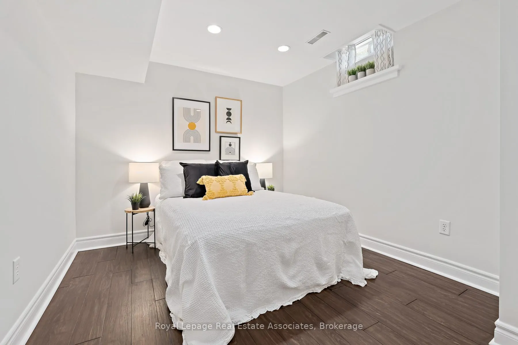 Photo 33 of 66 Lawndale Crescent, Brampton, Westgate — HOMEH