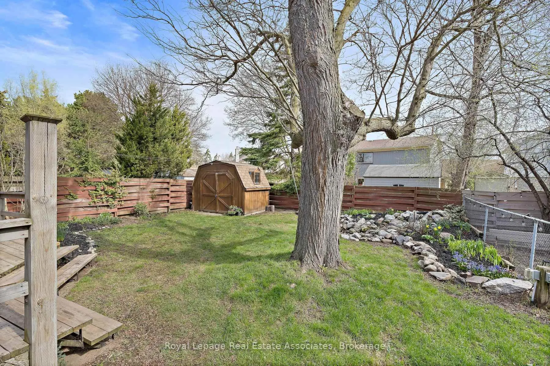 Photo 37 of 66 Lawndale Crescent, Brampton, Westgate — HOMEH