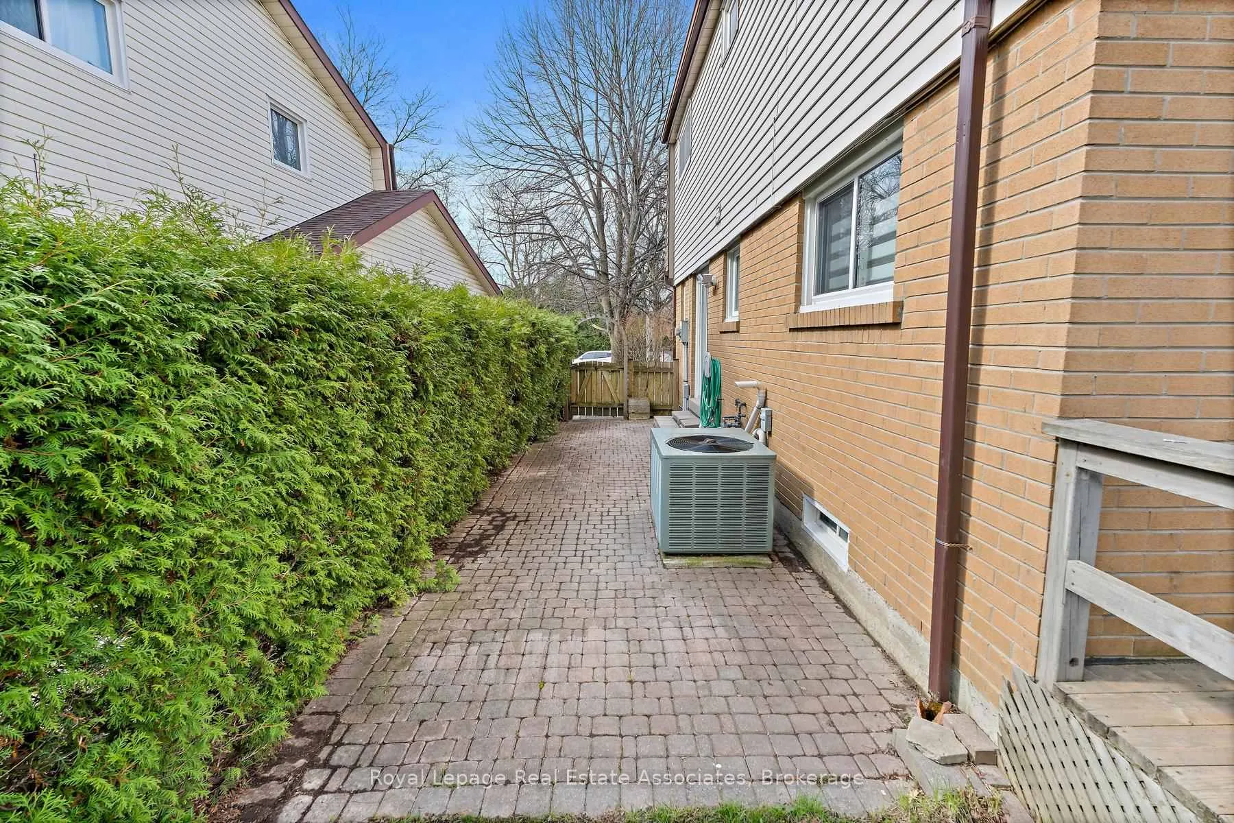 Photo 42 of 66 Lawndale Crescent, Brampton, Westgate — HOMEH