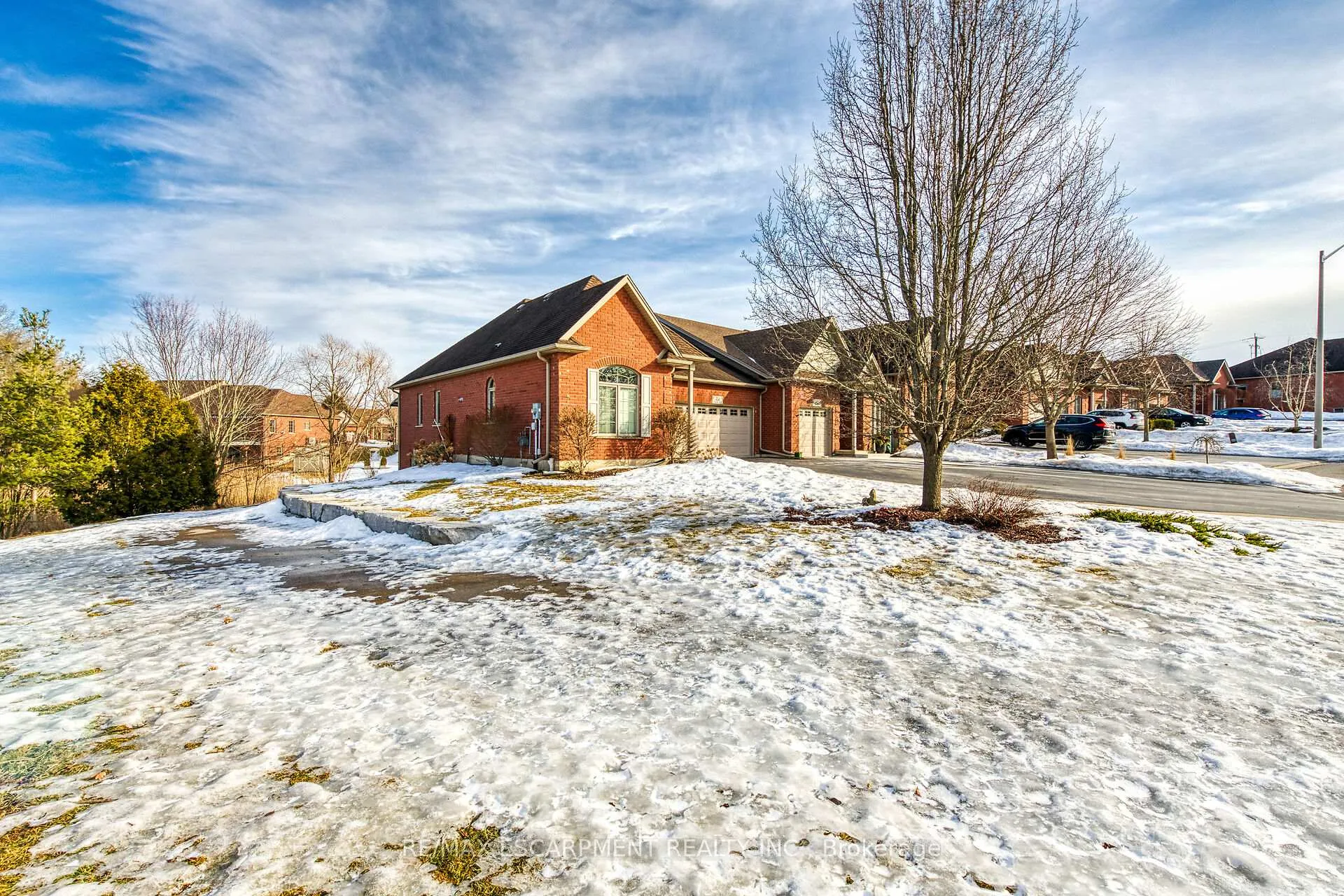 Photo 2 of 22 Isaac Court, Haldimand — HOMEH
