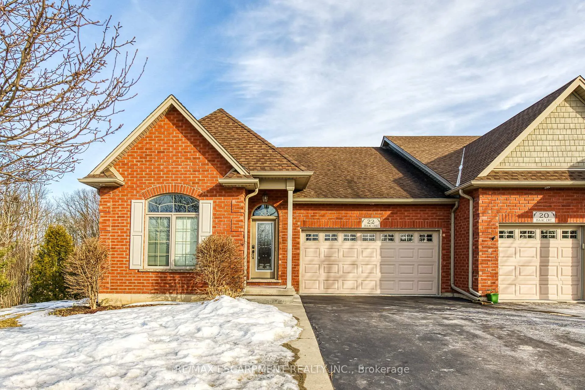 Photo 3 of 22 Isaac Court, Haldimand — HOMEH