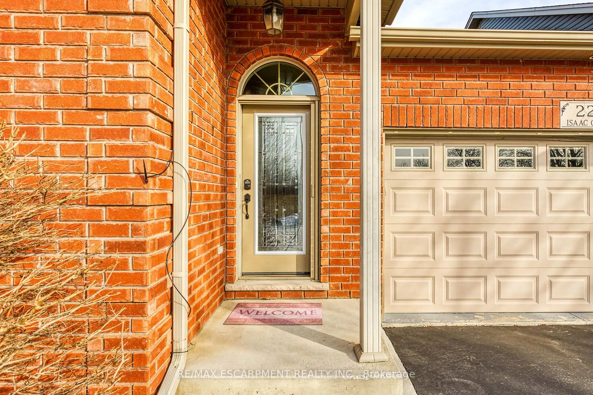 Photo 4 of 22 Isaac Court, Haldimand — HOMEH