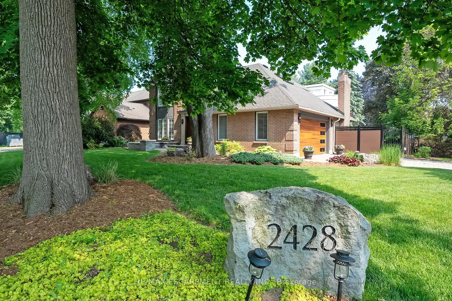 Photo 2 of 2428 Lakeshore Road, Burlington, Brant — HOMEH