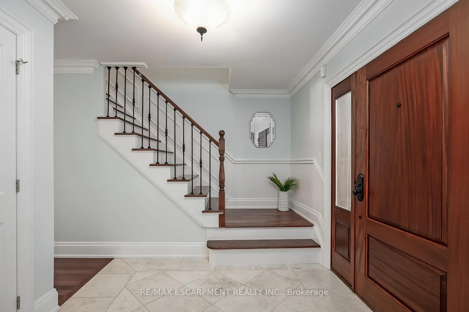 Photo 5 of 2428 Lakeshore Road, Burlington, Brant — HOMEH