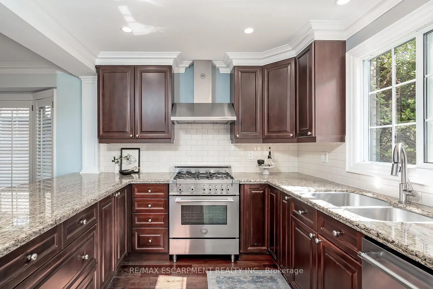 Photo 12 of 2428 Lakeshore Road, Burlington, Brant — HOMEH