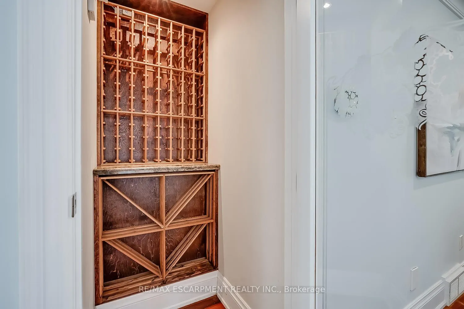 Photo 16 of 2428 Lakeshore Road, Burlington, Brant — HOMEH