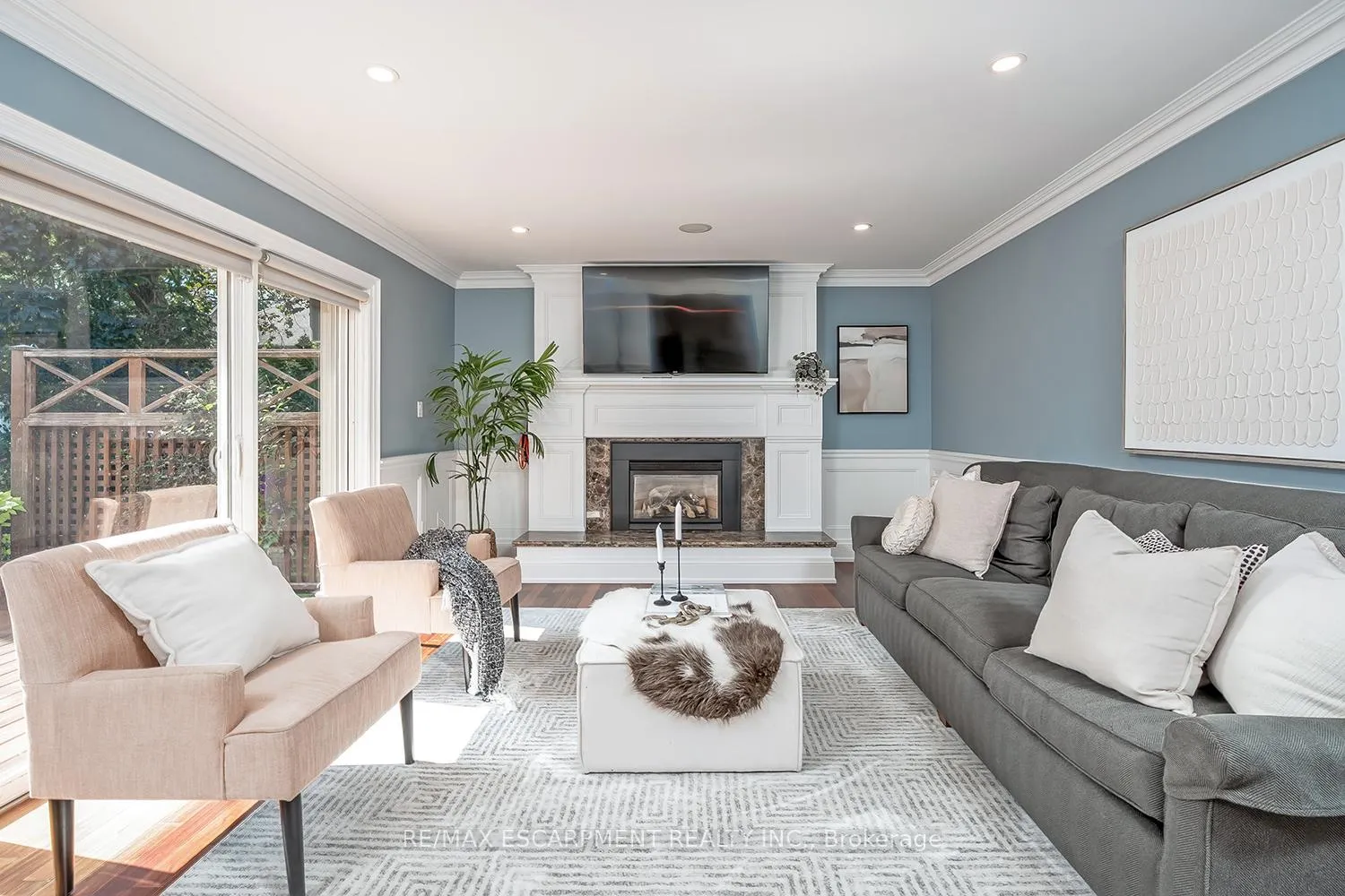 Photo 20 of 2428 Lakeshore Road, Burlington, Brant — HOMEH