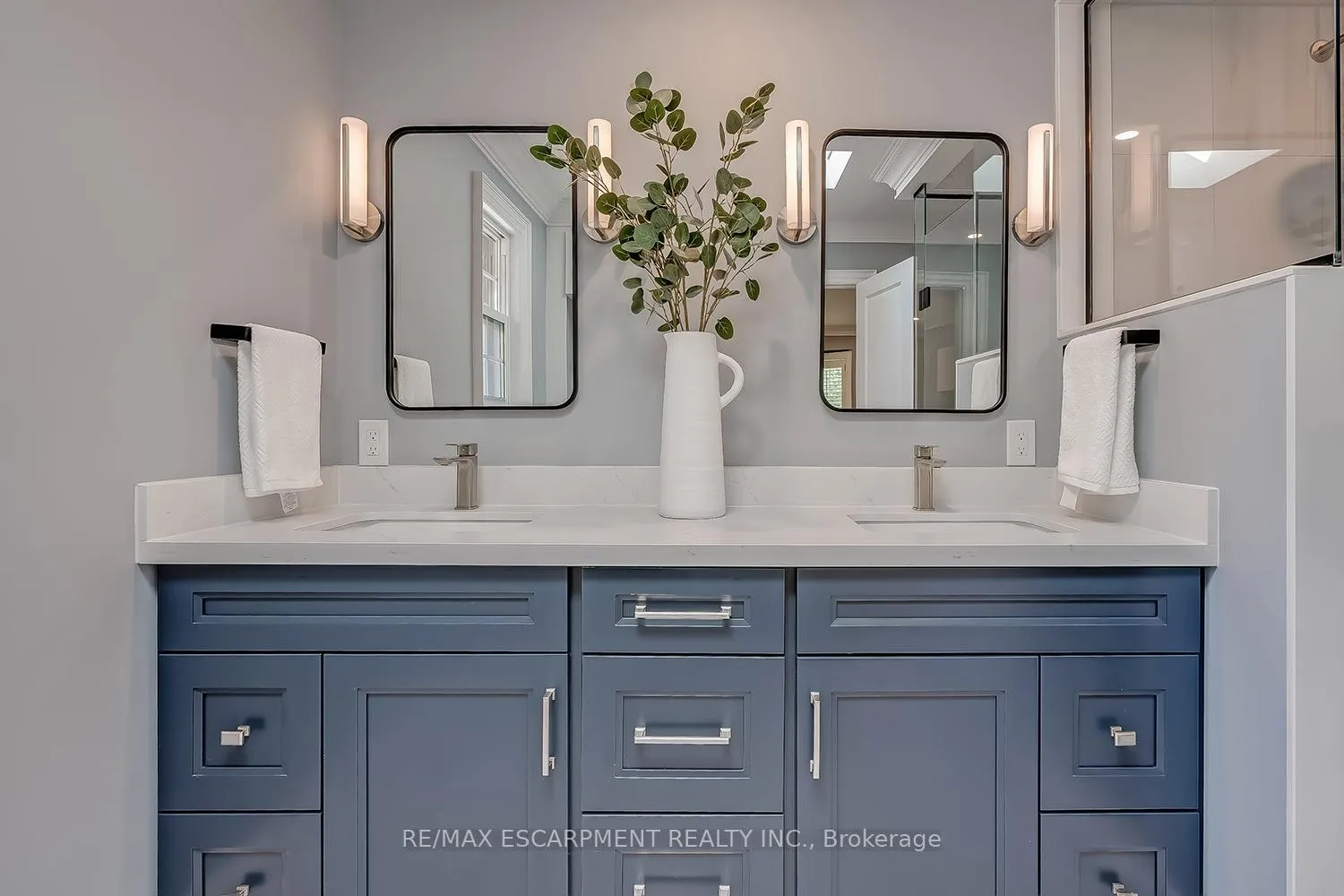 Photo 24 of 2428 Lakeshore Road, Burlington, Brant — HOMEH