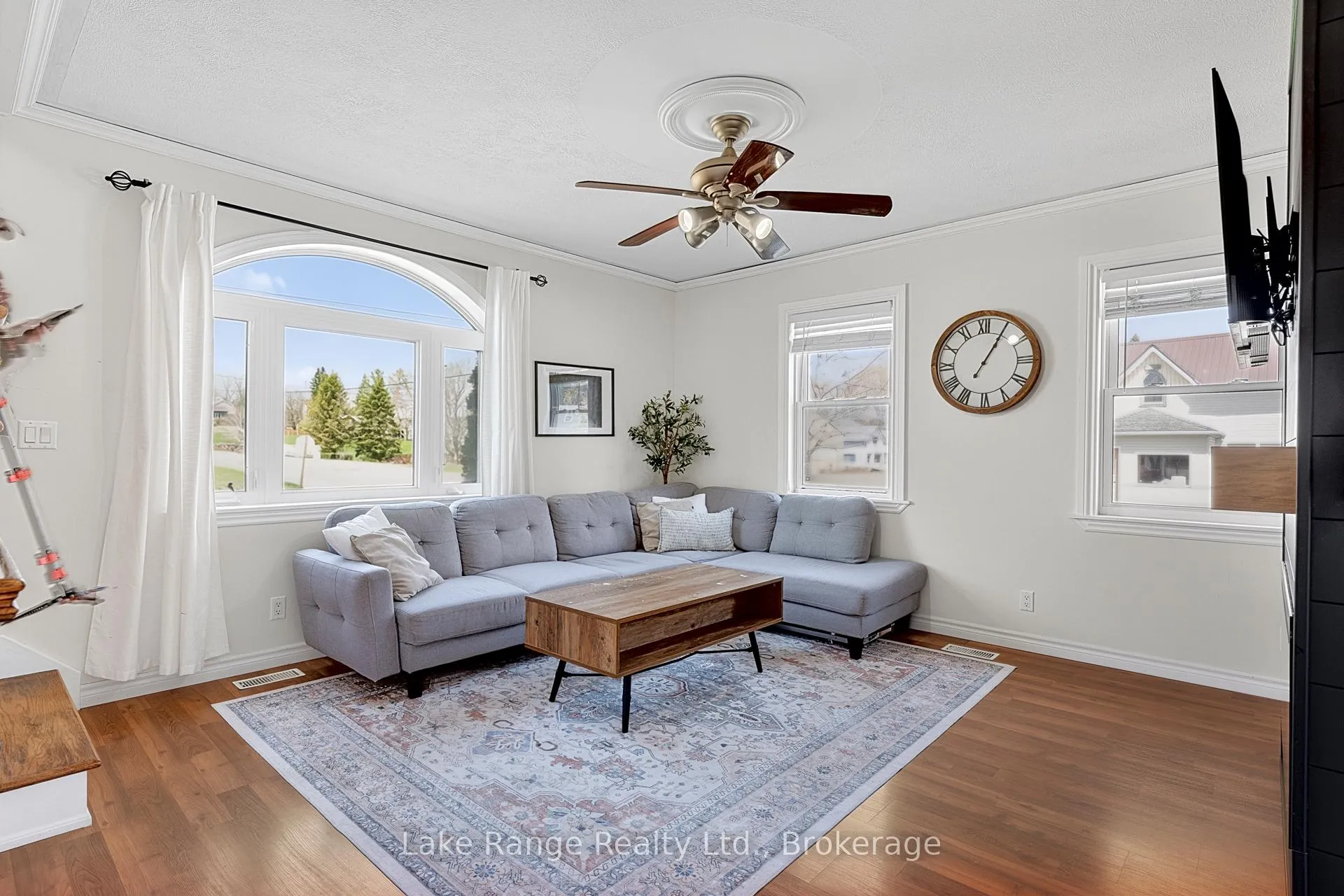 Photo 10 of 537 Inglis Street, Huron-Kinloss, Lucknow — HOMEH