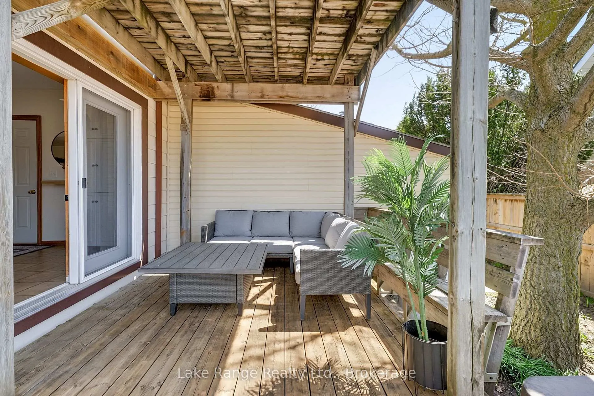Photo 20 of 537 Inglis Street, Huron-Kinloss, Lucknow — HOMEH