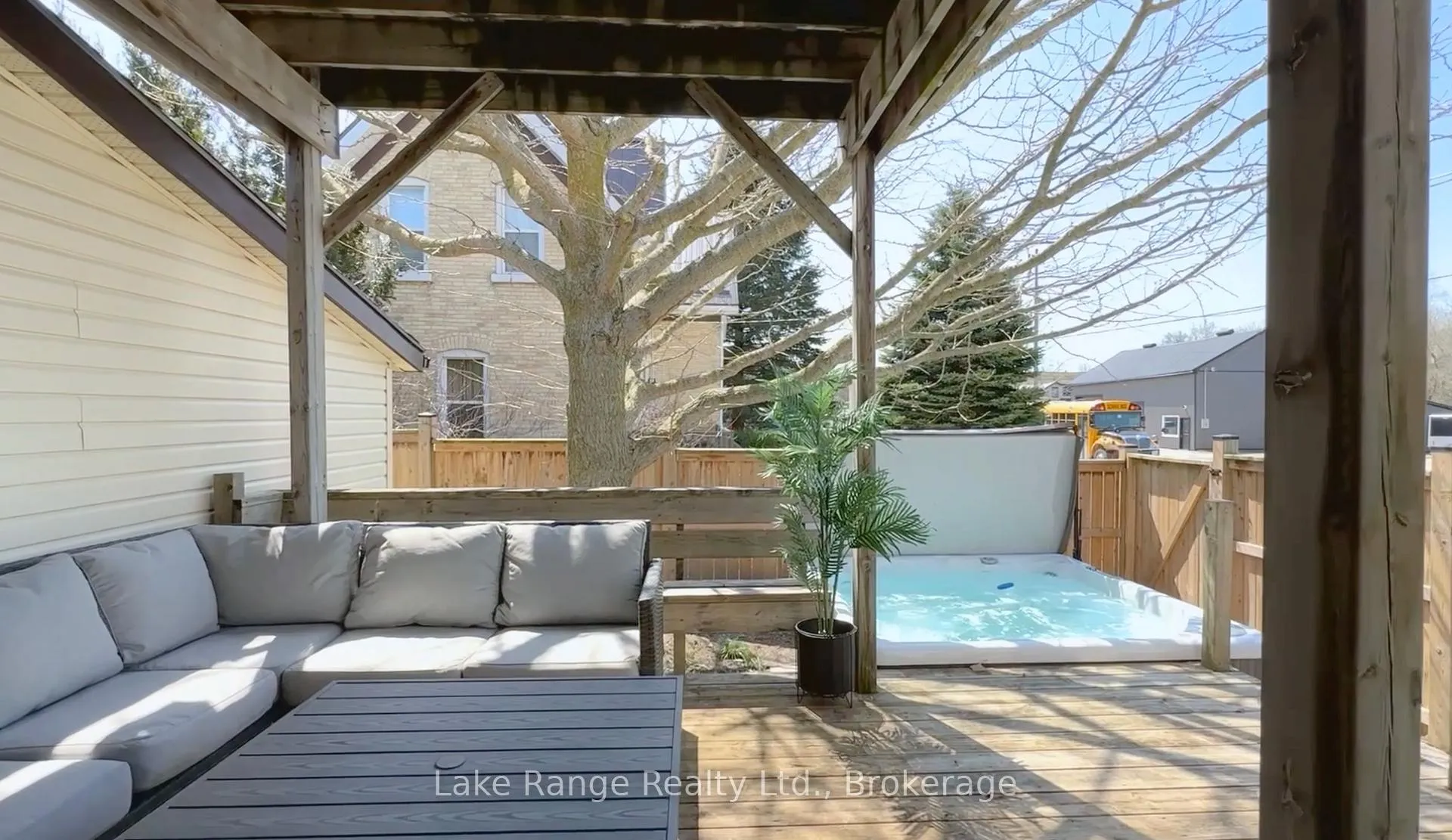 Photo 21 of 537 Inglis Street, Huron-Kinloss, Lucknow — HOMEH