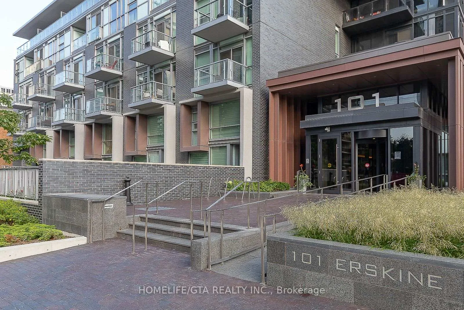 Front of Unit 908, 101 Erskine Avenue