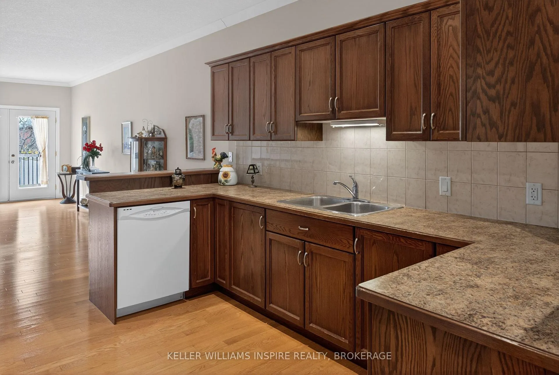 Photo 10 of 520 Sydney Street, Kingston, City Northwest — HOMEH
