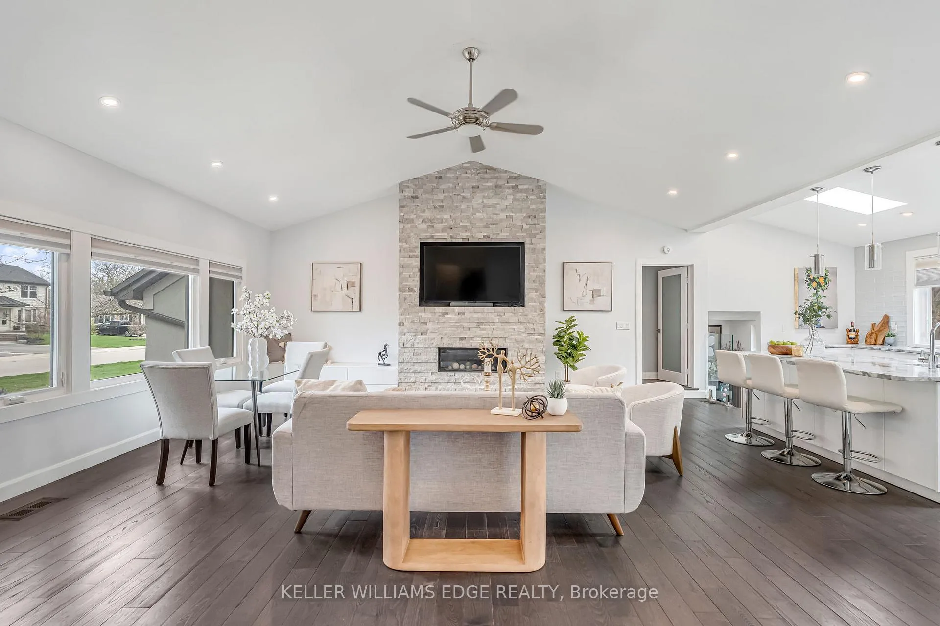 Photo 6 of 2123 Deyncourt Drive, Burlington, Brant — HOMEH