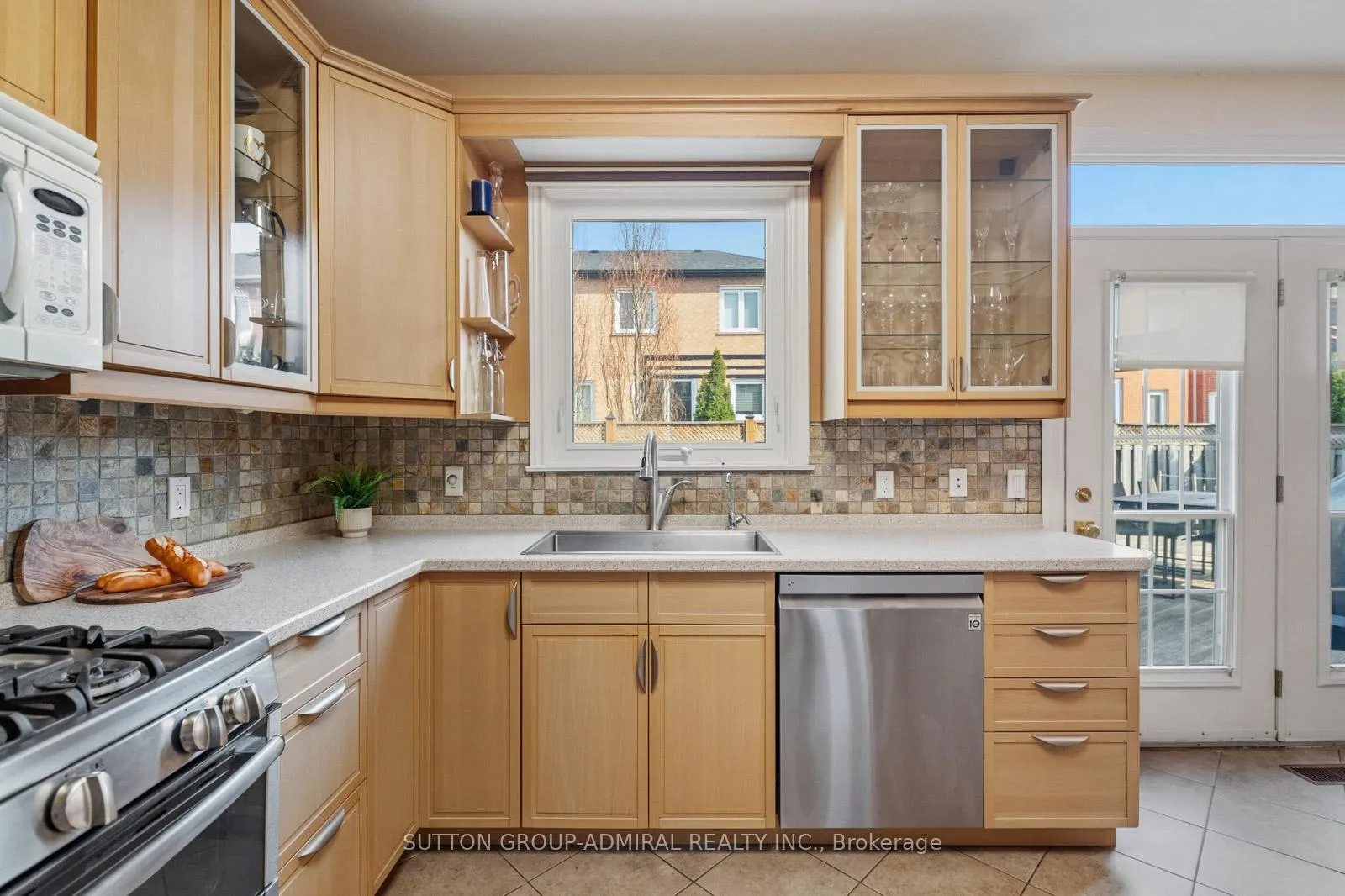 Photo 16 of 43 Ventura Way, Vaughan, Beverley Glen — HOMEH