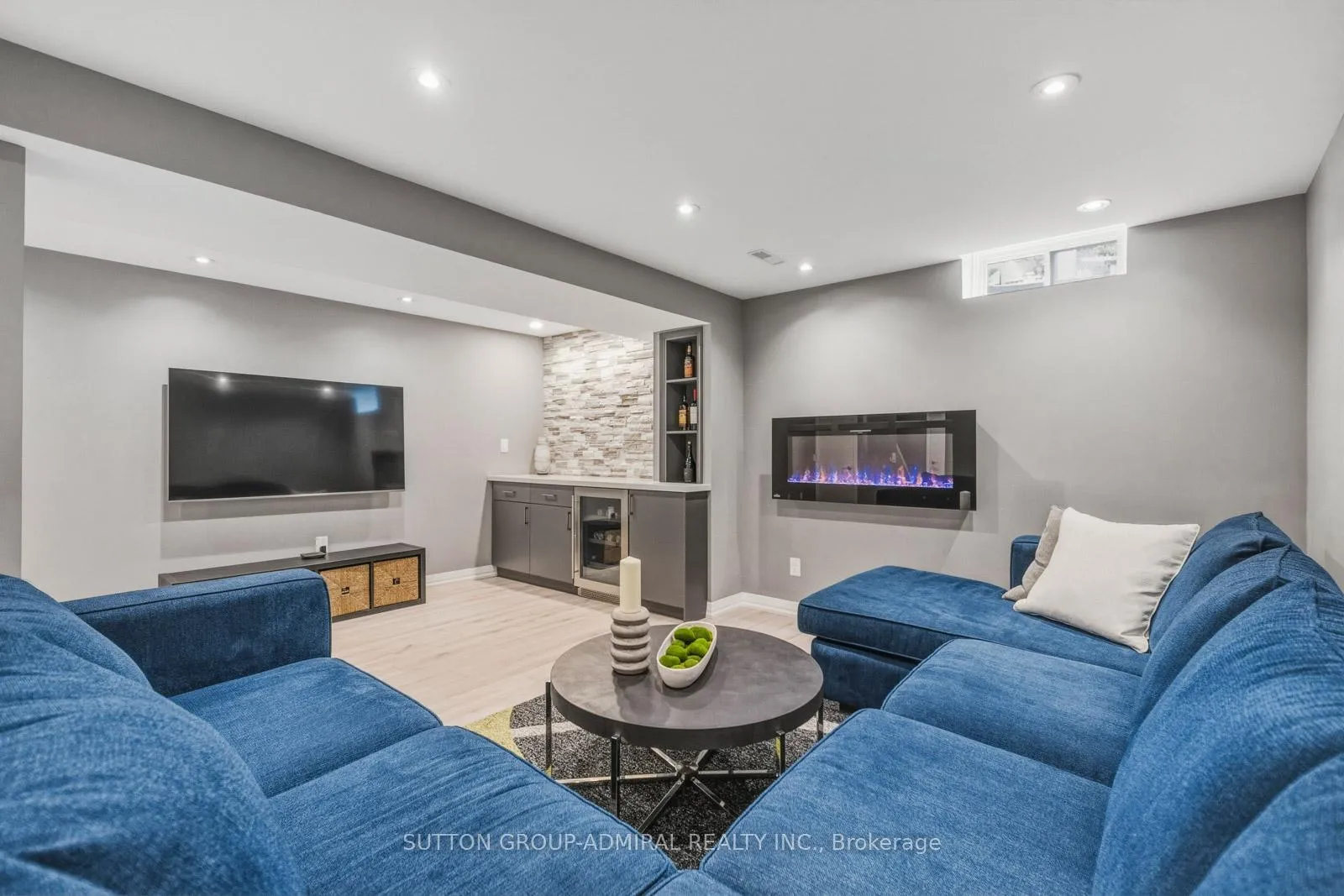 Photo 38 of 43 Ventura Way, Vaughan, Beverley Glen — HOMEH