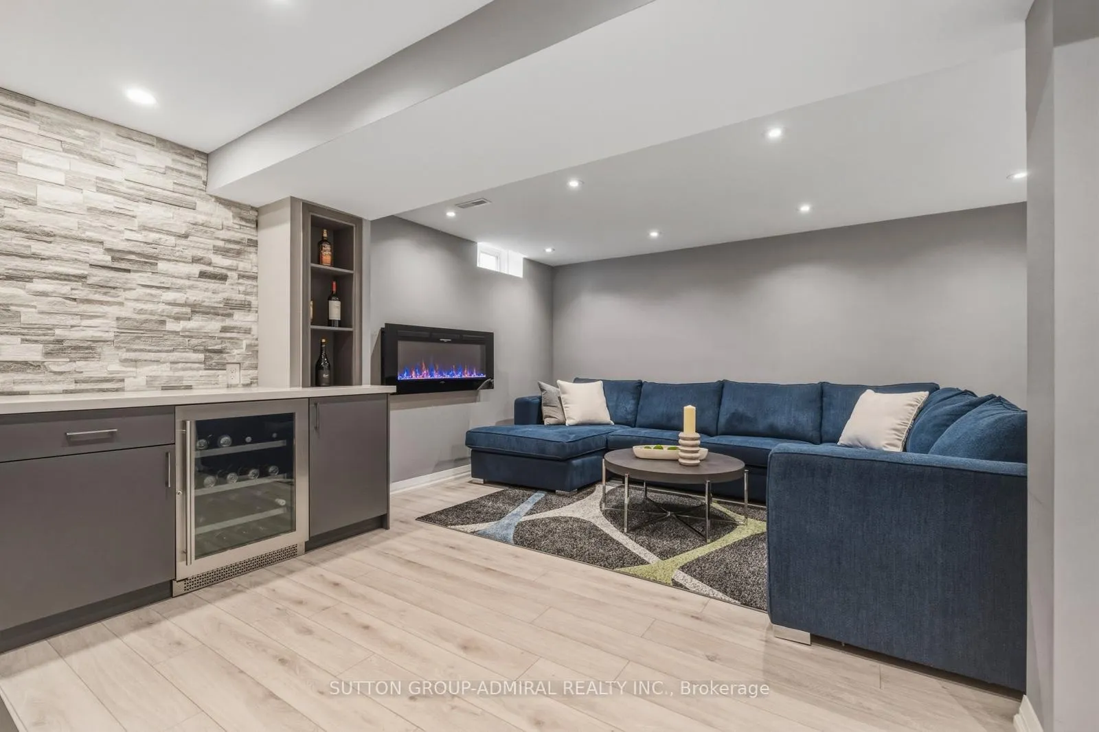 Photo 39 of 43 Ventura Way, Vaughan, Beverley Glen — HOMEH