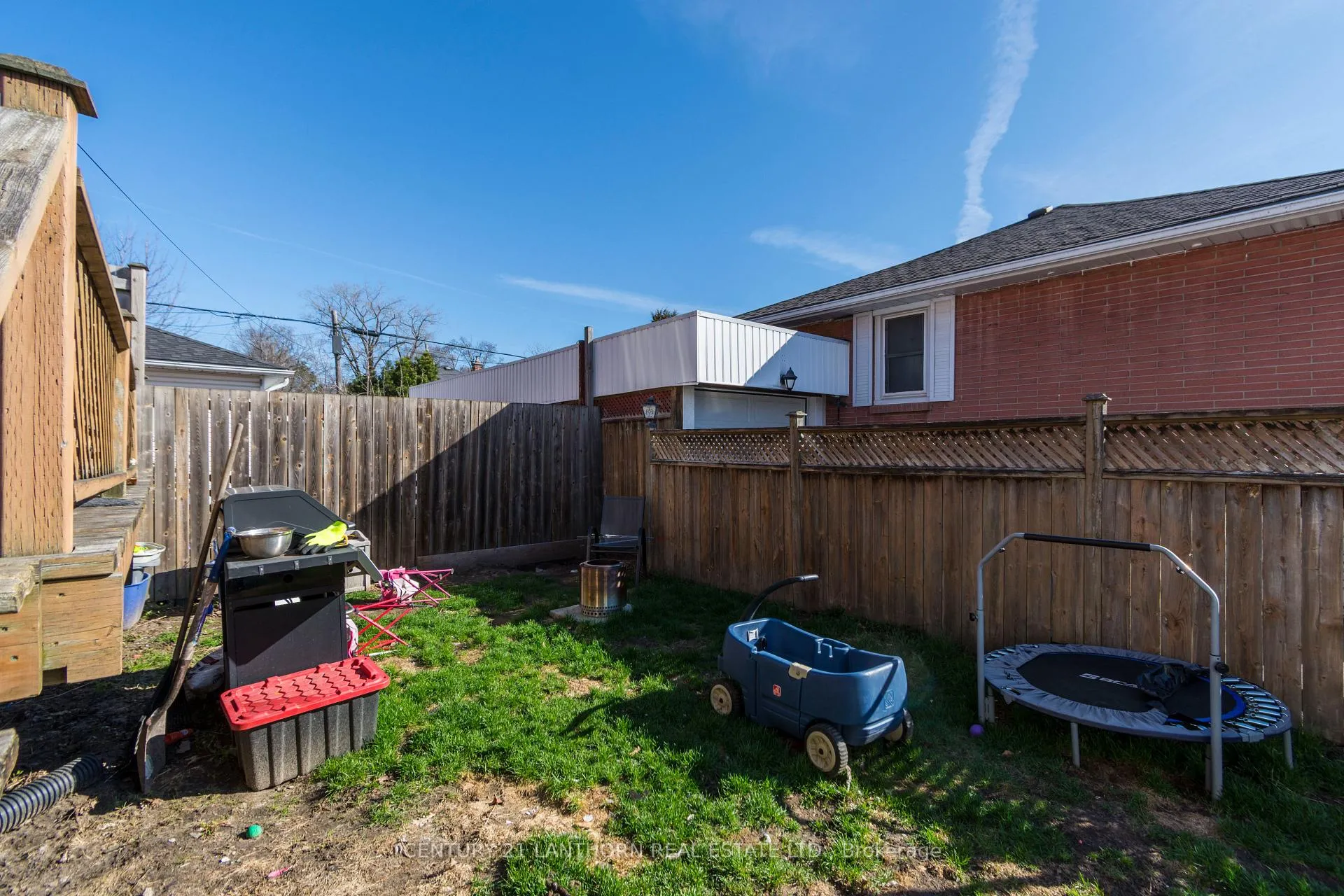 Photo 25 of 1 Clarke Boulevard, Belleville, Belleville Ward — HOMEH