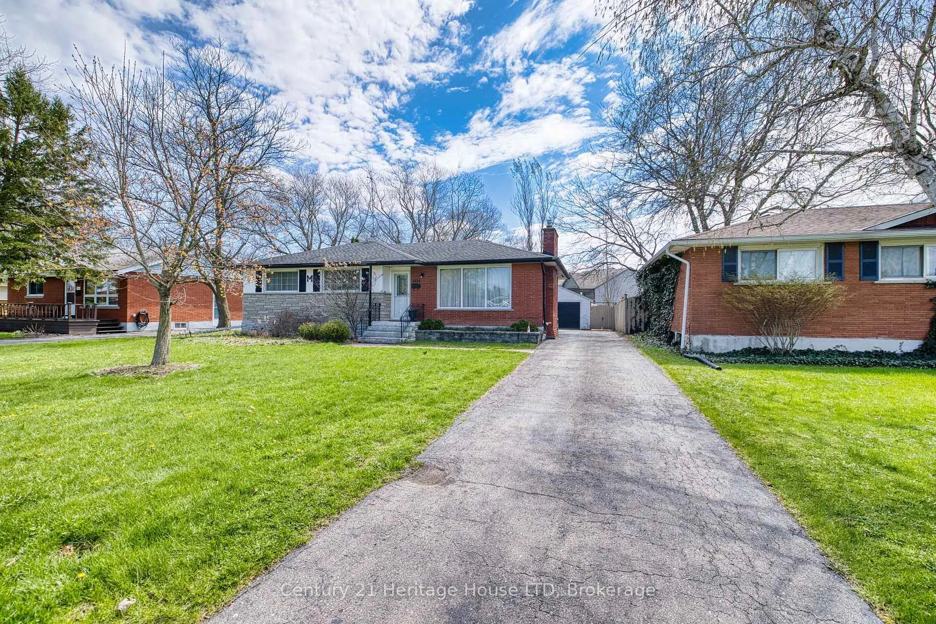 Photo 2 of 4114 Campbell Avenue, Niagara Falls, Chippawa — HOMEH