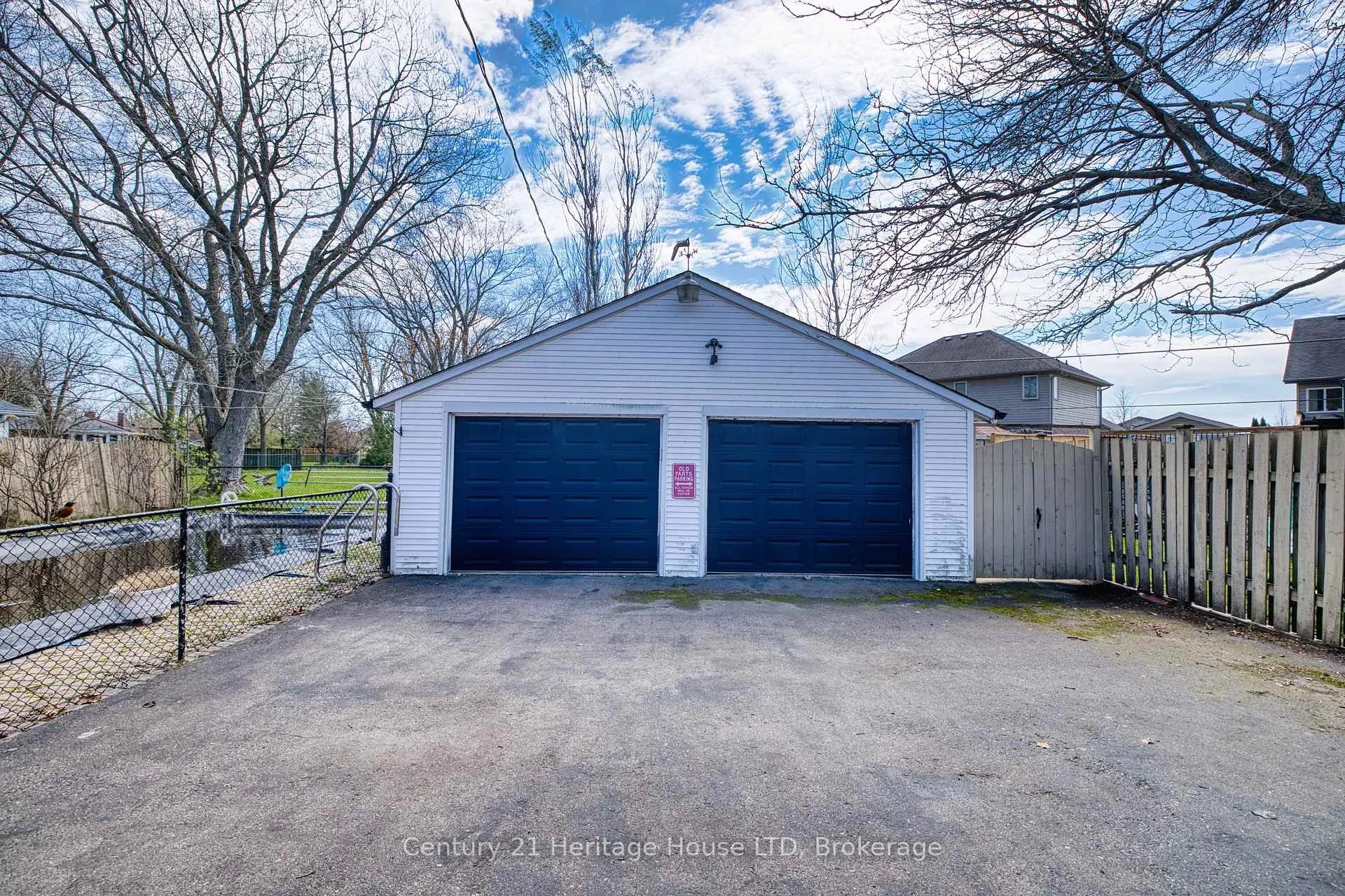 Photo 4 of 4114 Campbell Avenue, Niagara Falls, Chippawa — HOMEH