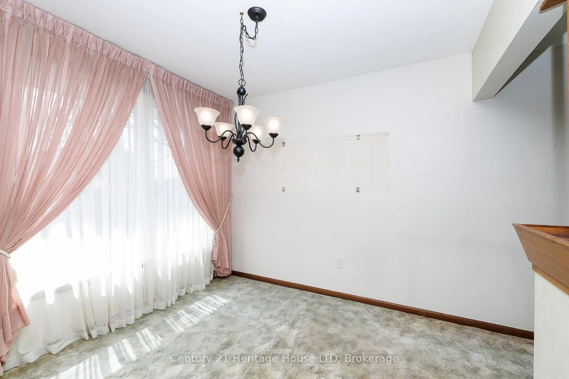 Photo 11 of 4114 Campbell Avenue, Niagara Falls, Chippawa — HOMEH