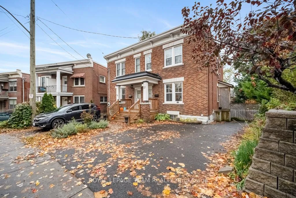 Front of 21 Acacia Avenue