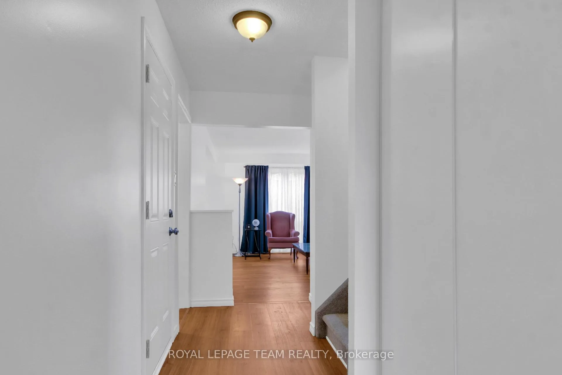 Photo 6 of Unit D, 30 Black Forest Lane, Ottawa, Arbeatha Park — HOMEH