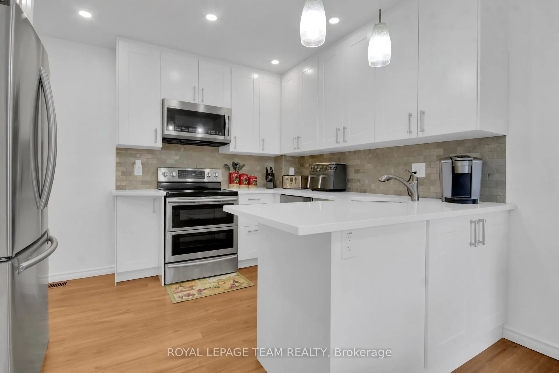 Photo 18 of Unit D, 30 Black Forest Lane, Ottawa, Arbeatha Park — HOMEH