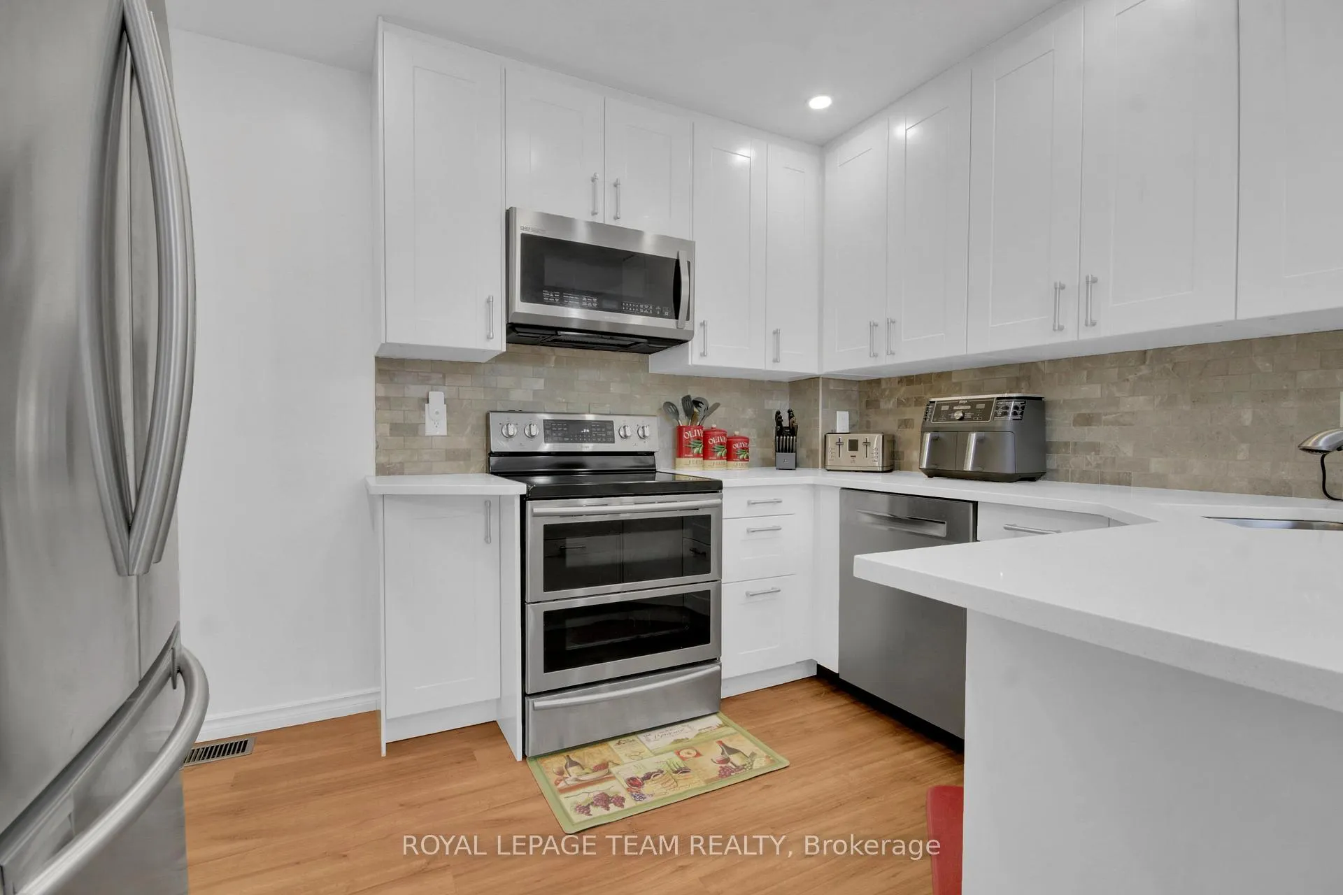 Photo 19 of Unit D, 30 Black Forest Lane, Ottawa, Arbeatha Park — HOMEH