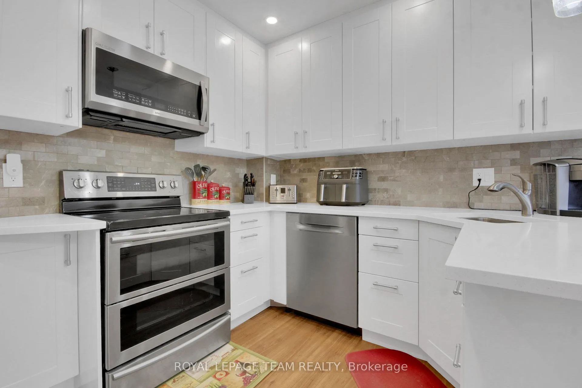 Photo 20 of Unit D, 30 Black Forest Lane, Ottawa, Arbeatha Park — HOMEH