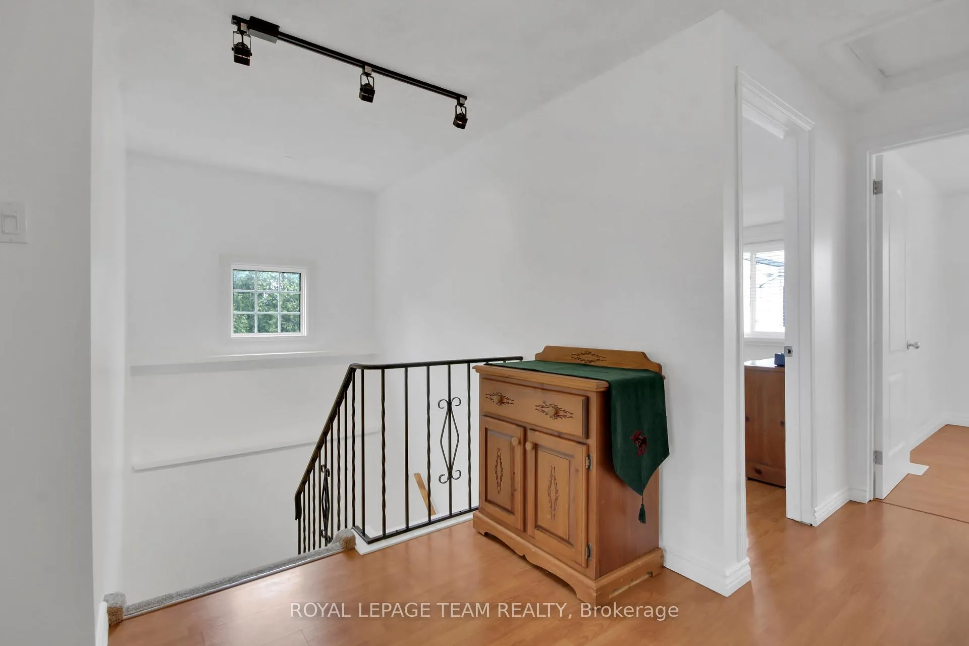 Photo 25 of Unit D, 30 Black Forest Lane, Ottawa, Arbeatha Park — HOMEH
