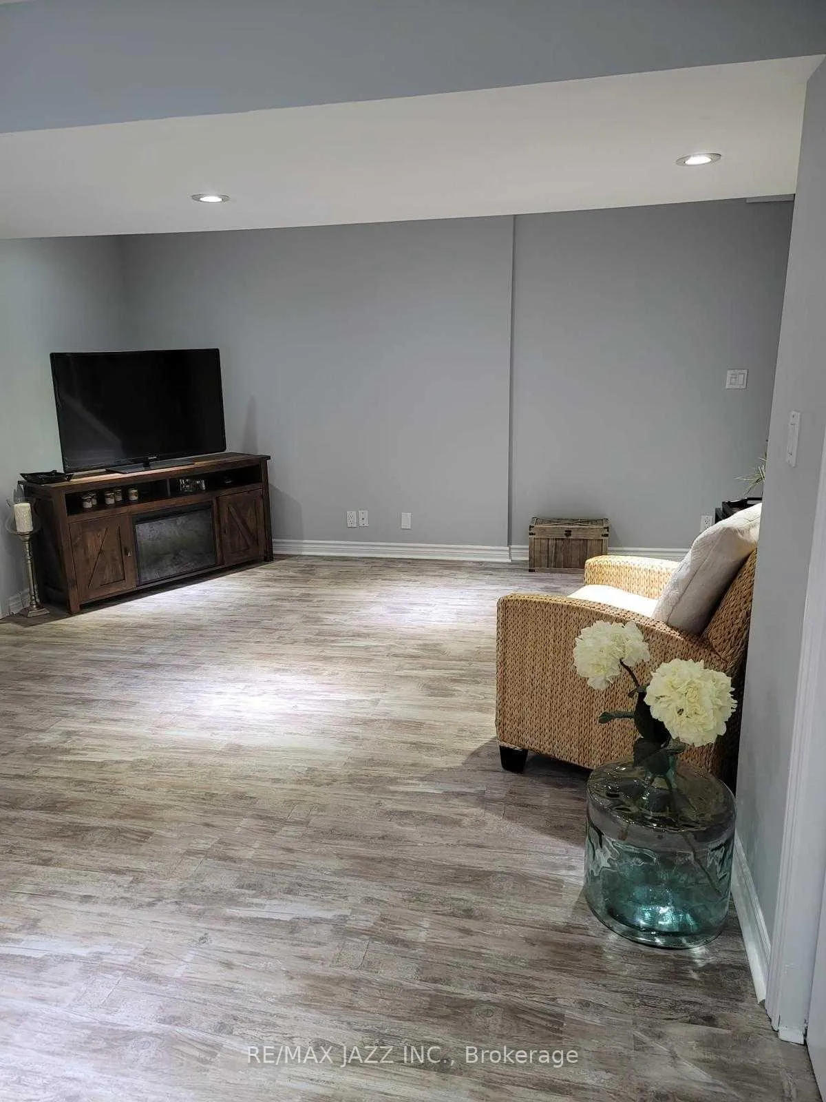 Photo 3 of Unit # 2, 900 Juniper Street, Oshawa, Centennial — HOMEH