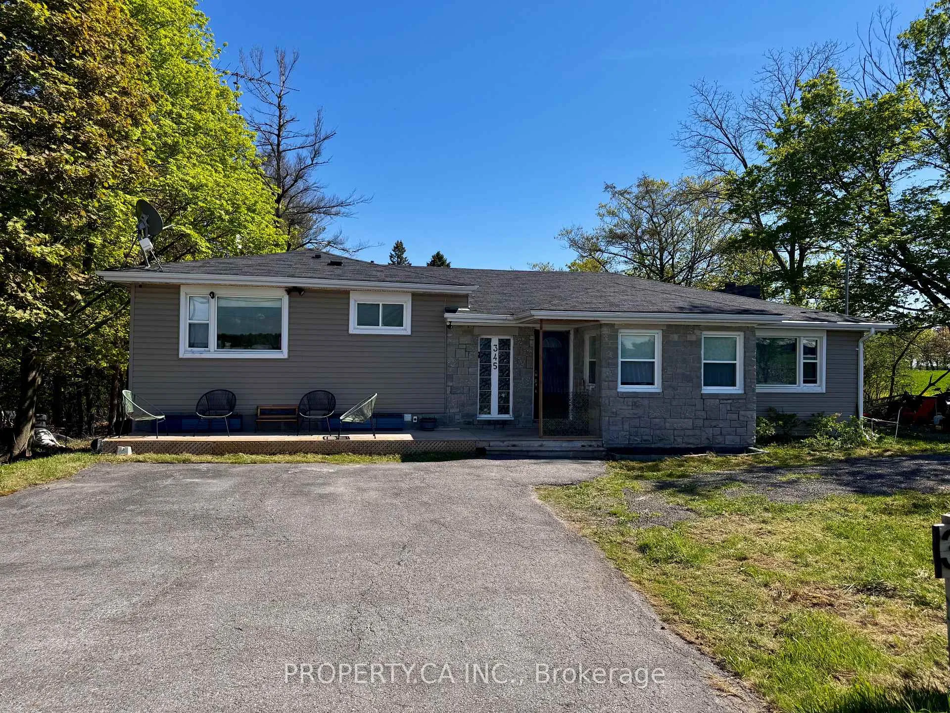 Front of 345 Myrtle Road E