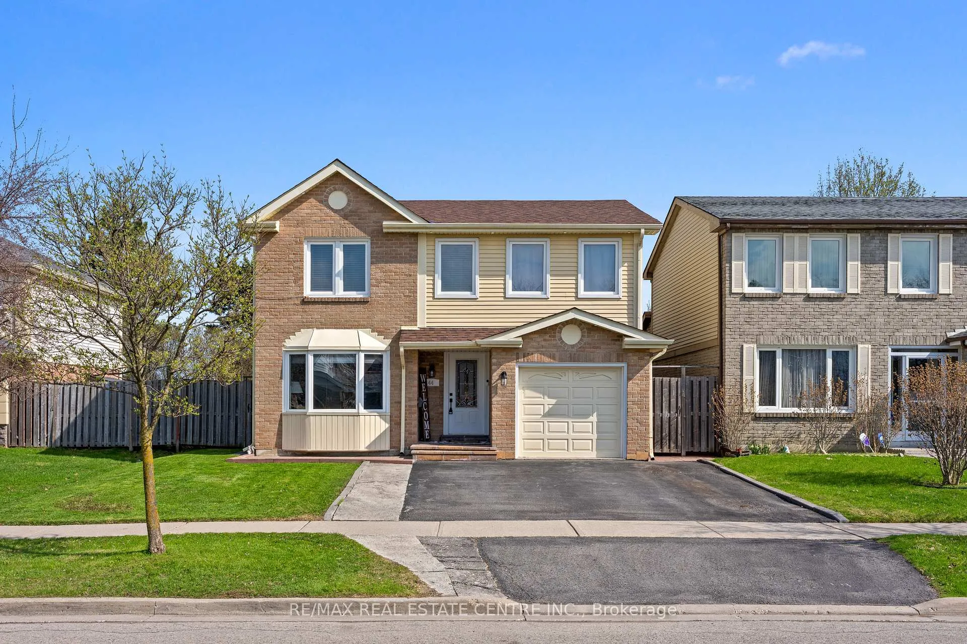 Photo 2 of 44 Mikado Crescent, Brampton, Central Park — HOMEH