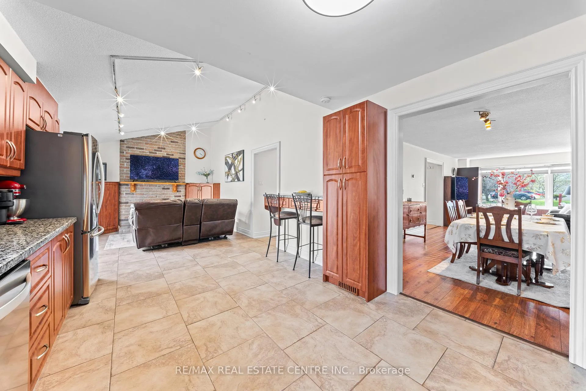 Photo 17 of 44 Mikado Crescent, Brampton, Central Park — HOMEH