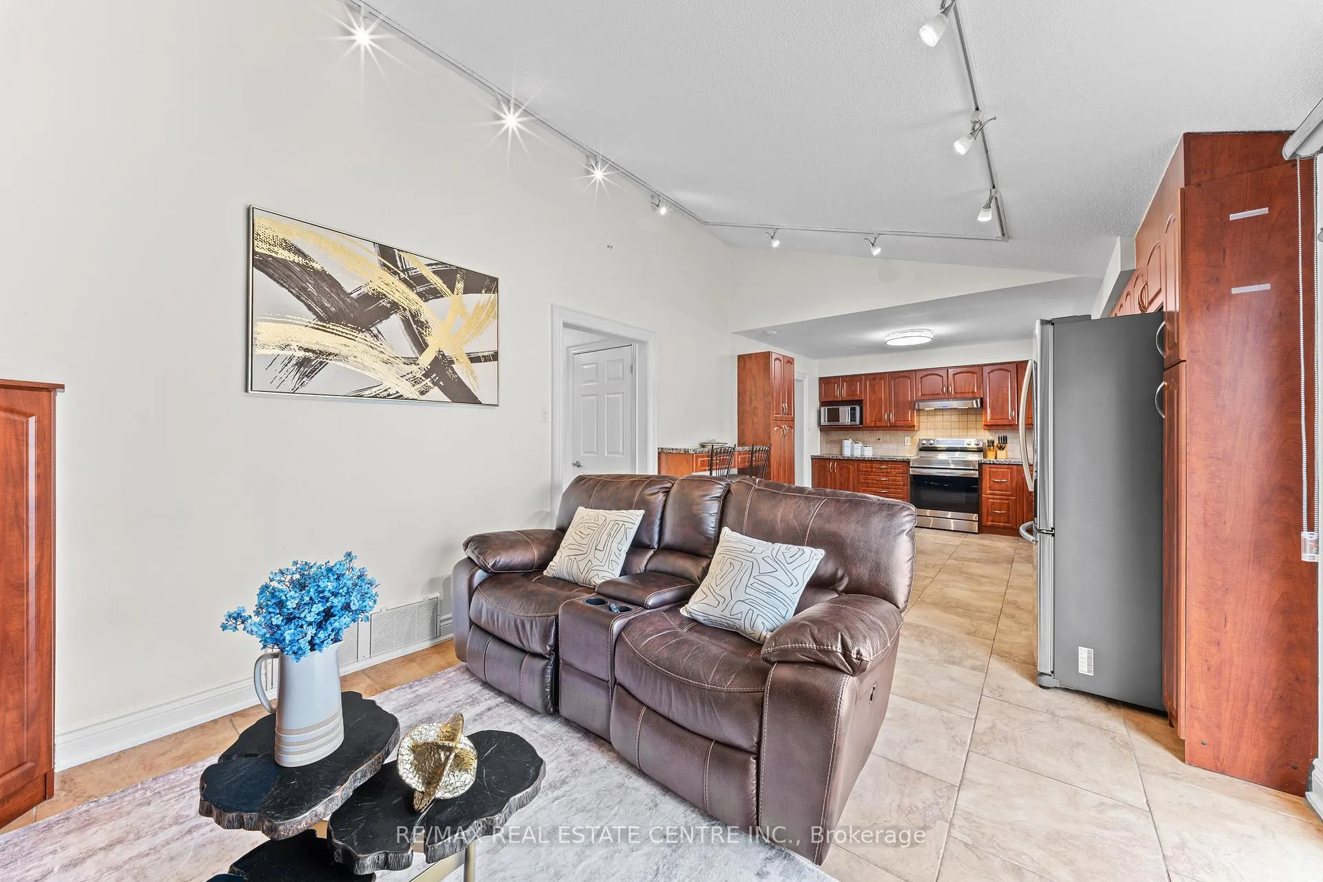 Photo 21 of 44 Mikado Crescent, Brampton, Central Park — HOMEH