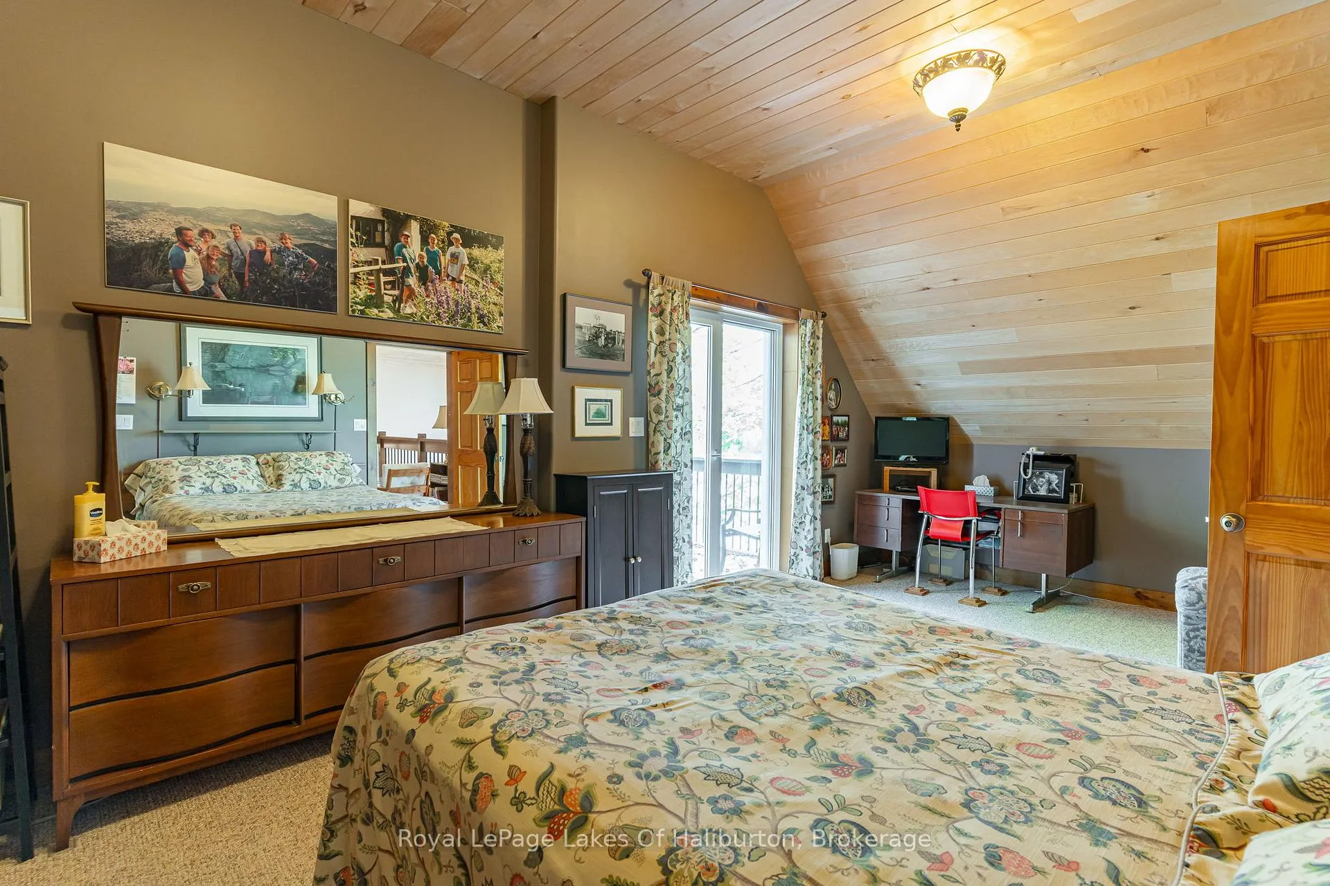 Photo 32 of 127 Russell Drive, Trent Lakes — HOMEH
