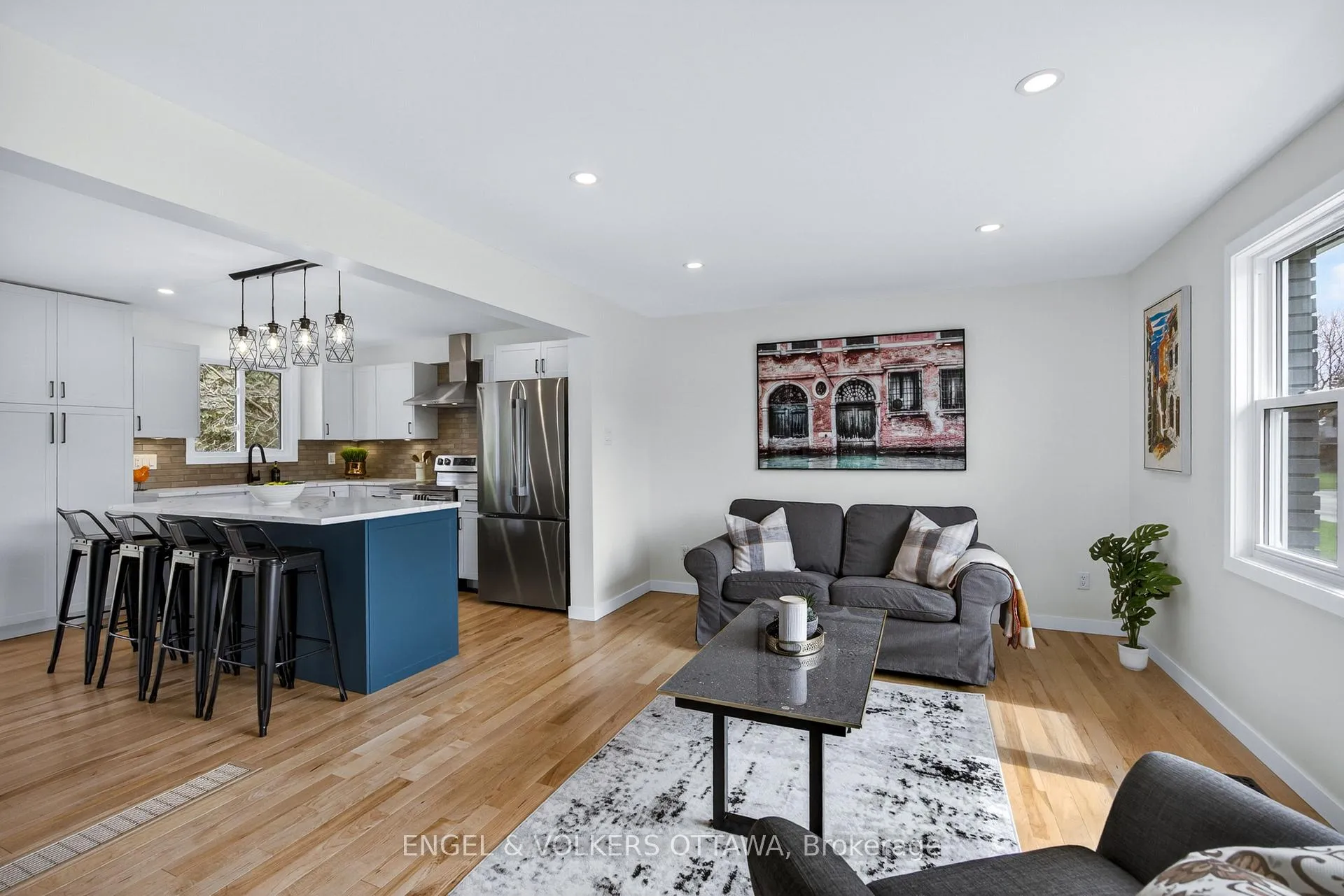 Photo 4 of 44 Carol Crescent, Smiths Falls — HOMEH