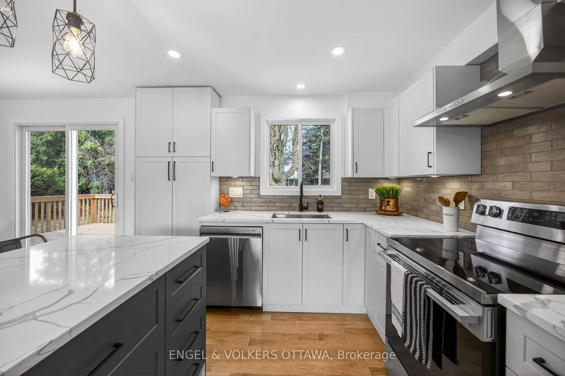 Photo 9 of 44 Carol Crescent, Smiths Falls — HOMEH