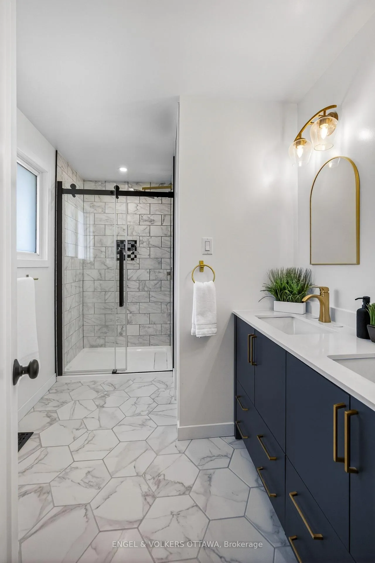 Photo 15 of 44 Carol Crescent, Smiths Falls — HOMEH