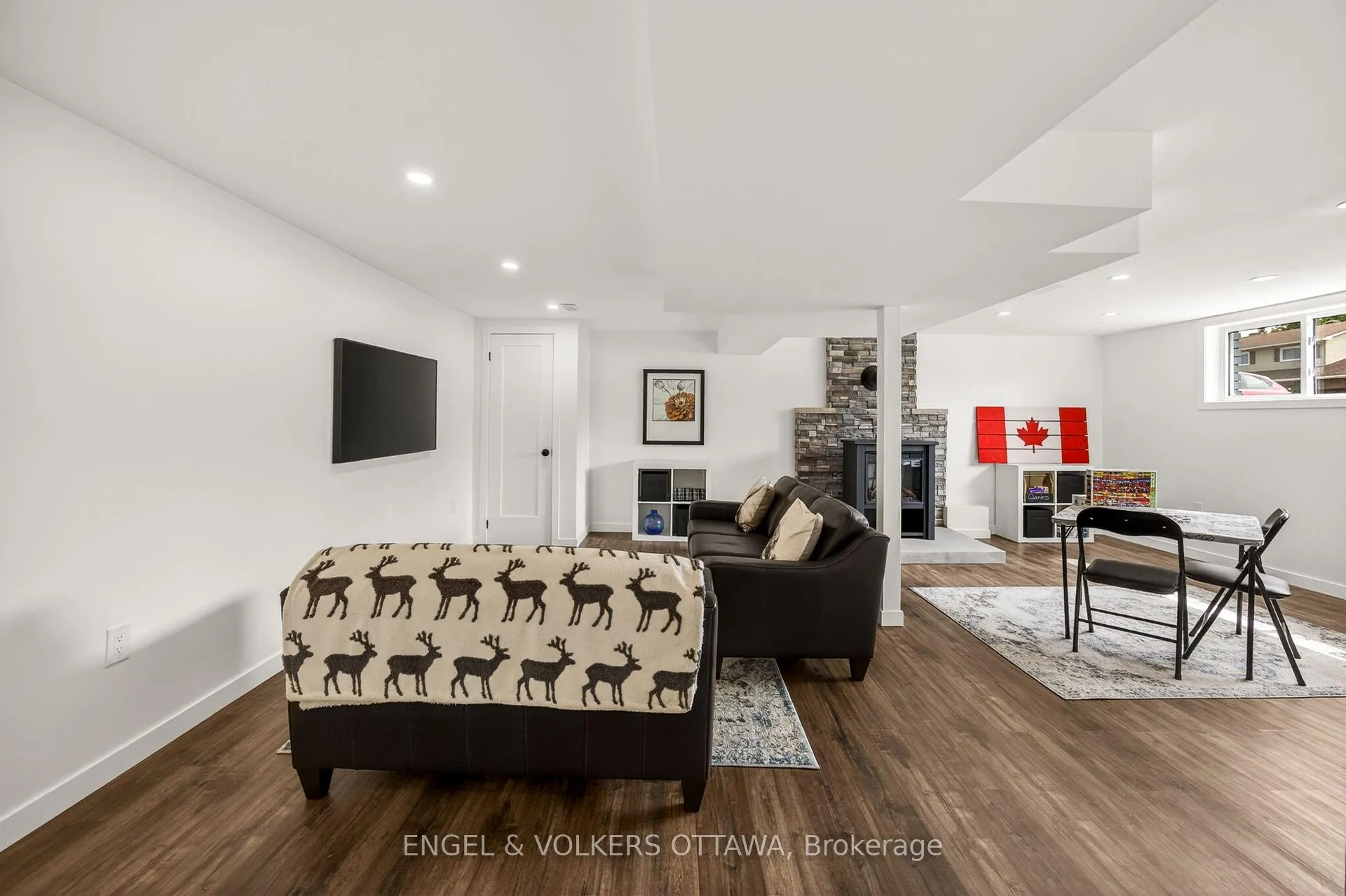 Photo 18 of 44 Carol Crescent, Smiths Falls — HOMEH